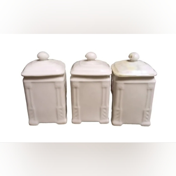 (3) Vintage Victoria Lusterware Porcelain Canisters- Pepper, Ginger, Al… - Picture 4 of 14